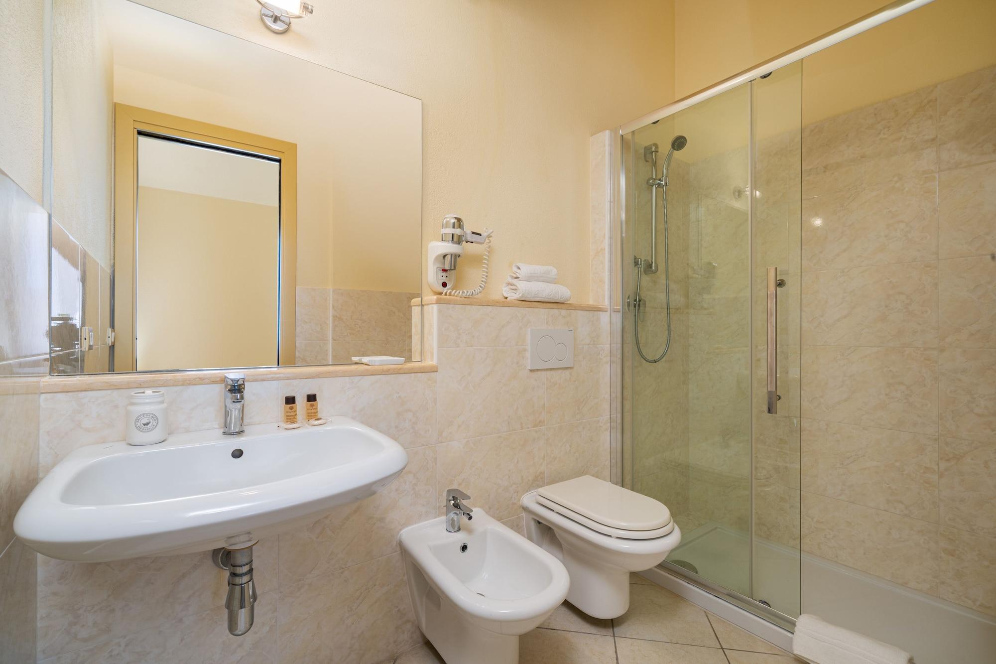 Hotel Regina Elena Ольбия Экстерьер фото