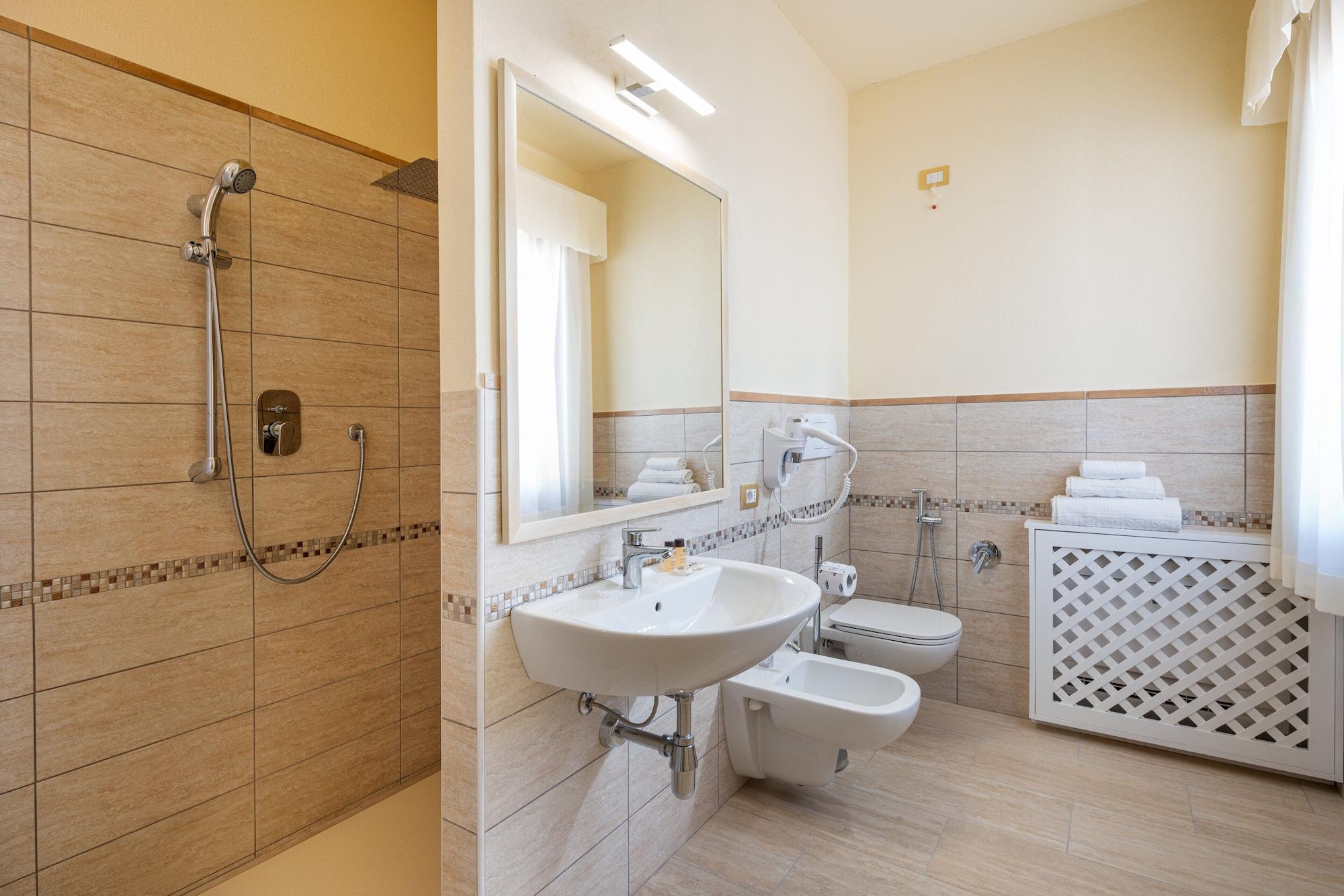 Hotel Regina Elena Ольбия Экстерьер фото
