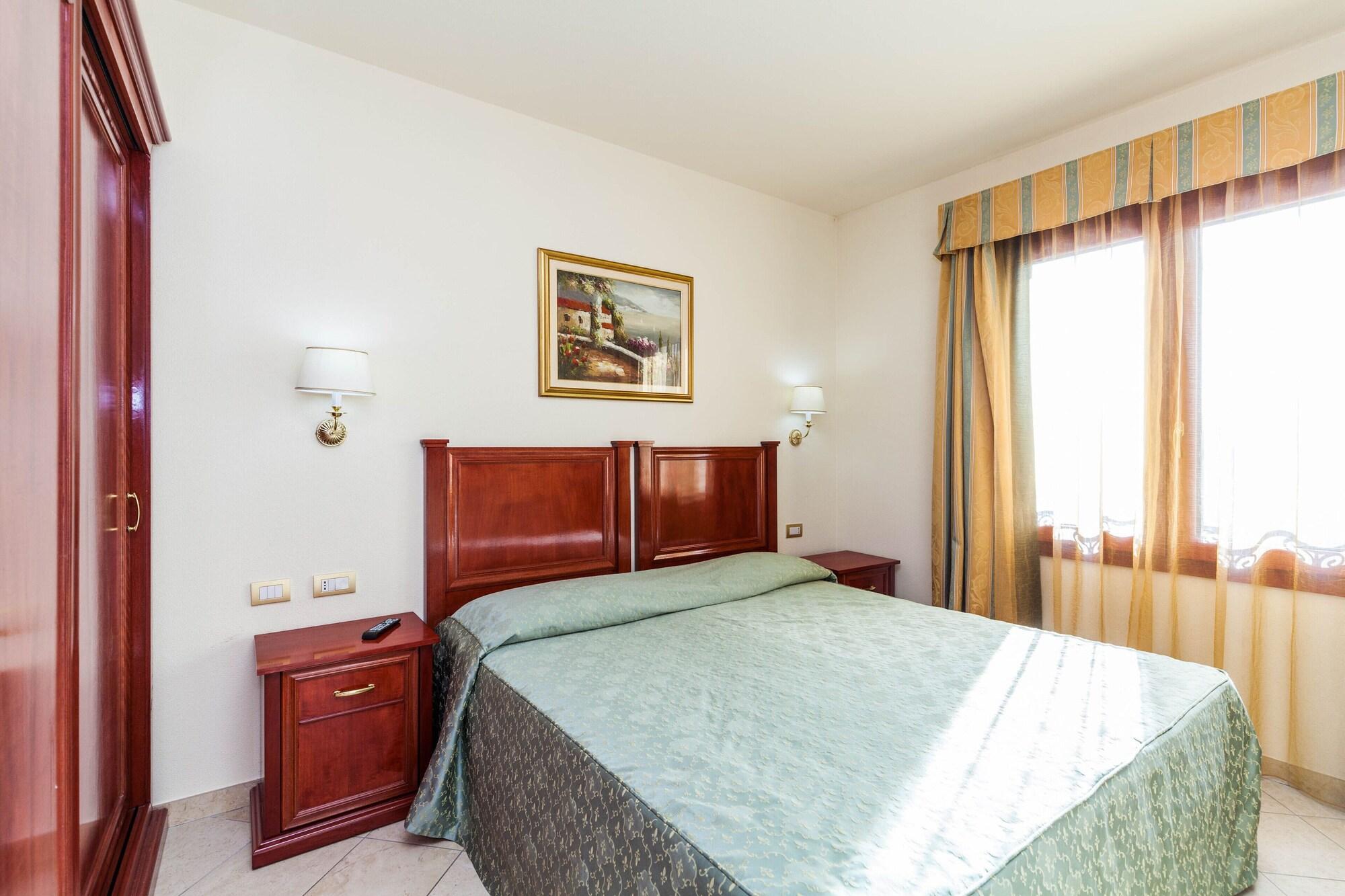 Hotel Regina Elena Ольбия Экстерьер фото